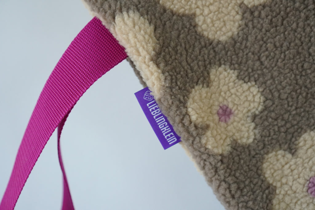 PLACE Hundedecke Flower mit lieblingklein Logo-Label