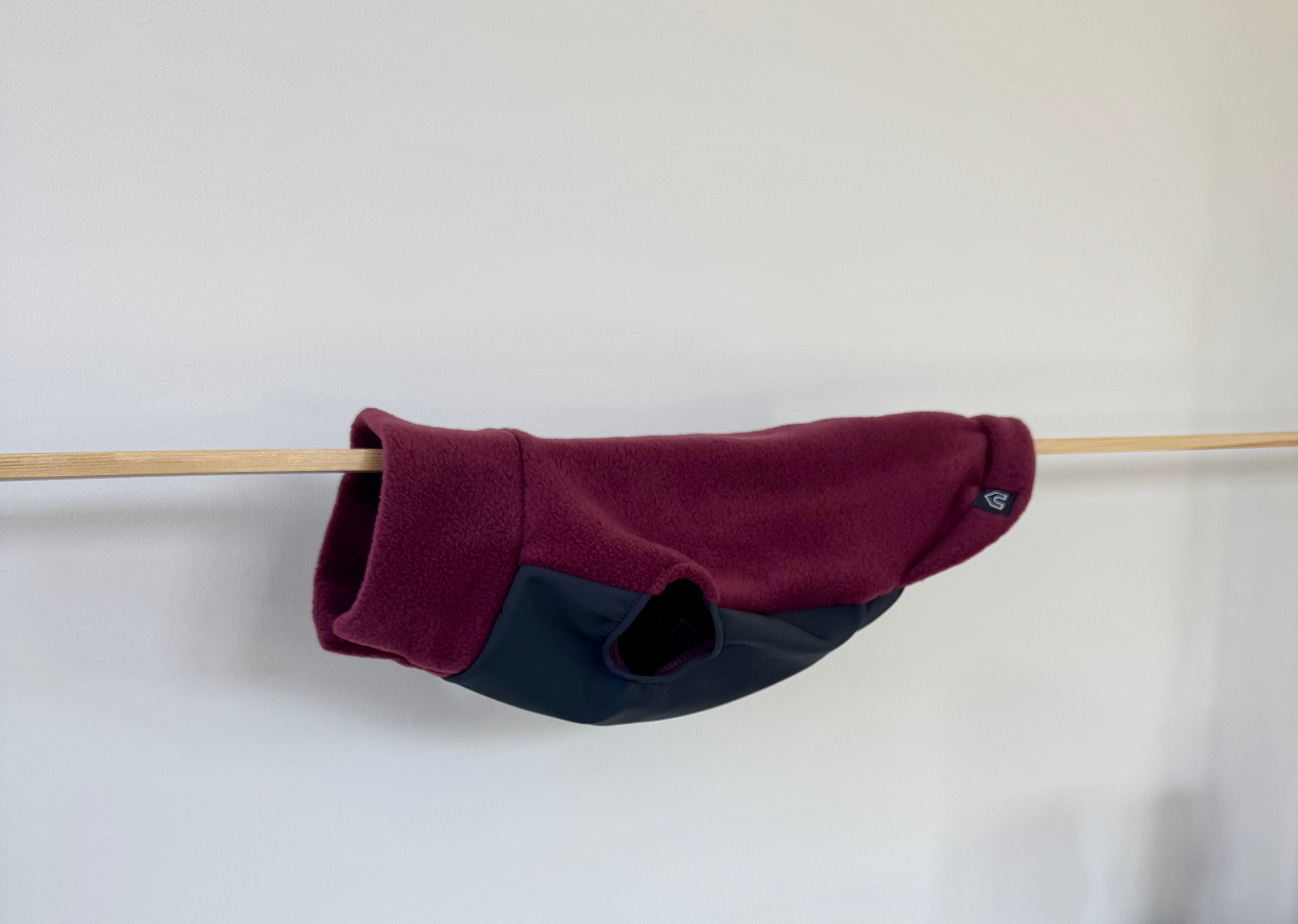 Dackel Fleecepullover mit wasserdichtem Baucheinsatz | Alt Rosa - Hundepullover