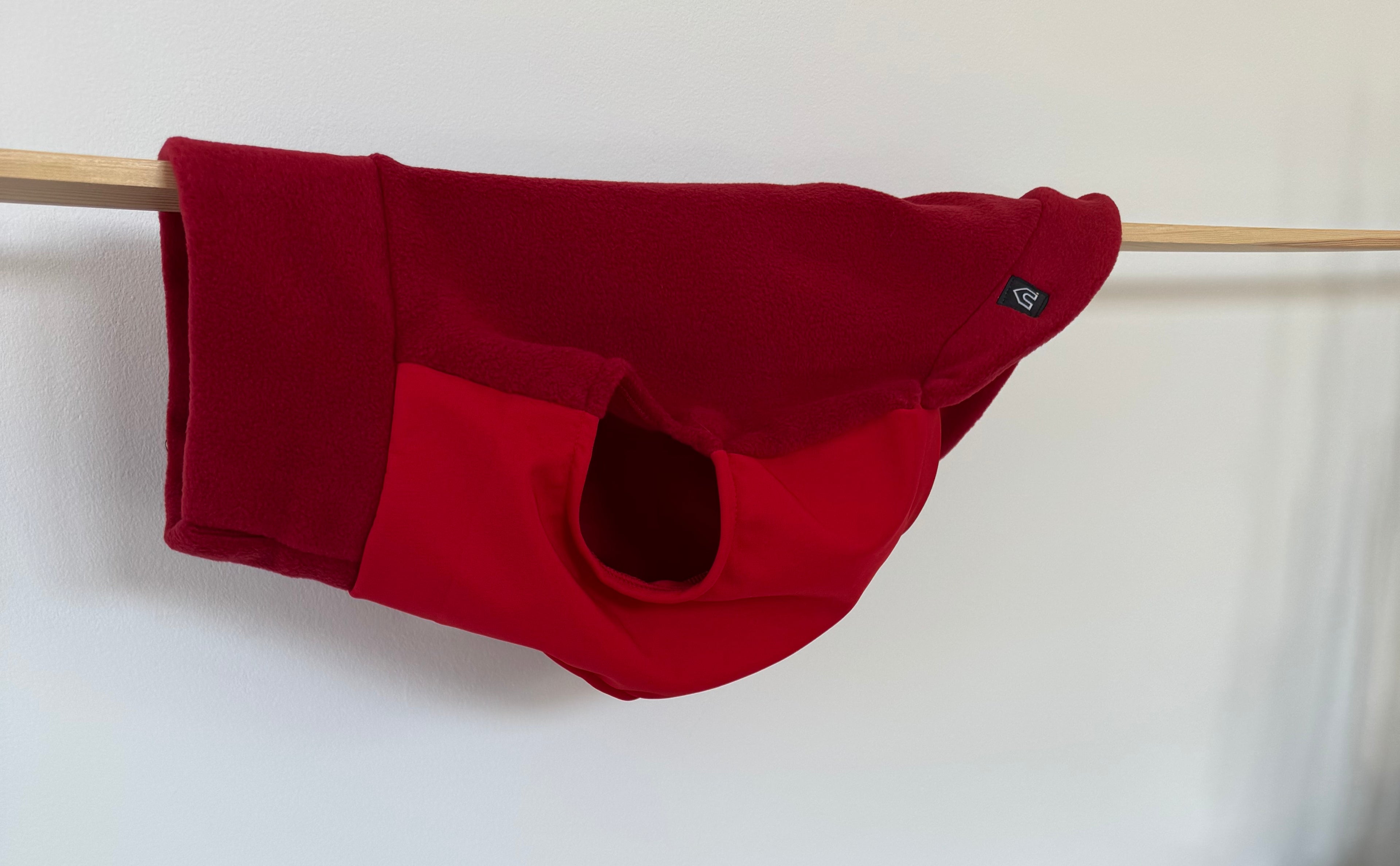 Standard Dackel Fleecepullover | mit wasserdichtem Baucheinsatz | Rubinrot - Hundepullover