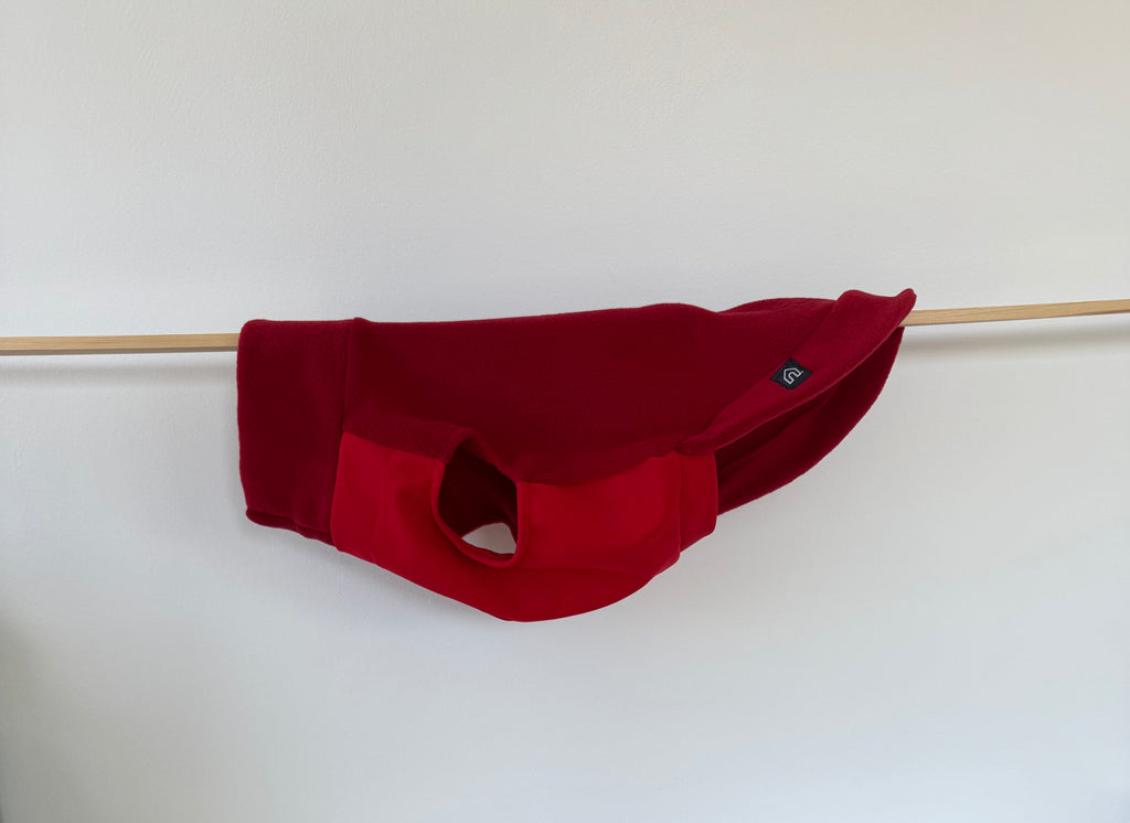 Standard Dackel Fleecepullover | mit wasserdichtem Baucheinsatz | Rubinrot - Hundepullover