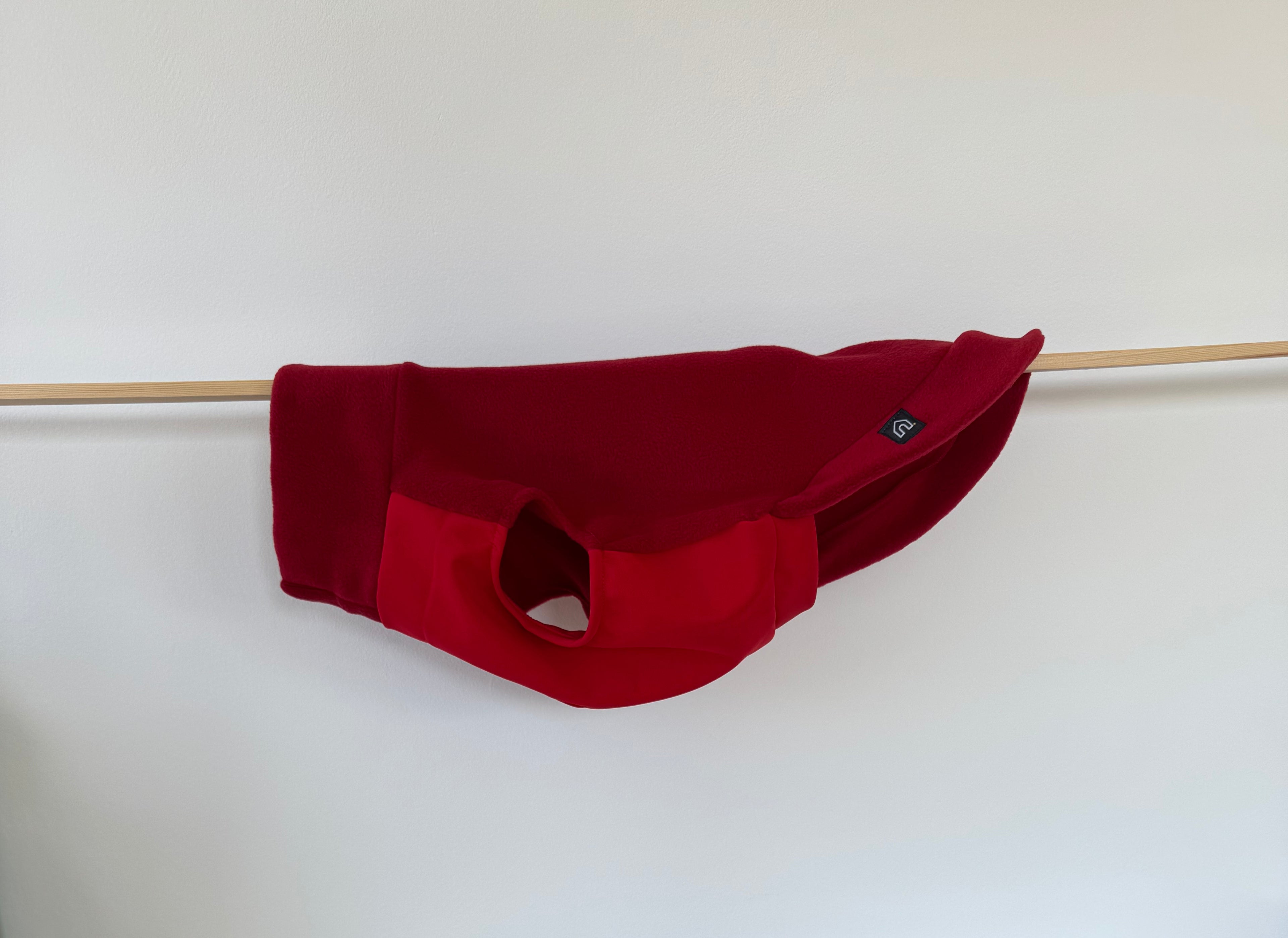 Standard Dackel Fleecepullover | mit wasserdichtem Baucheinsatz | Rubinrot - Hundepullover