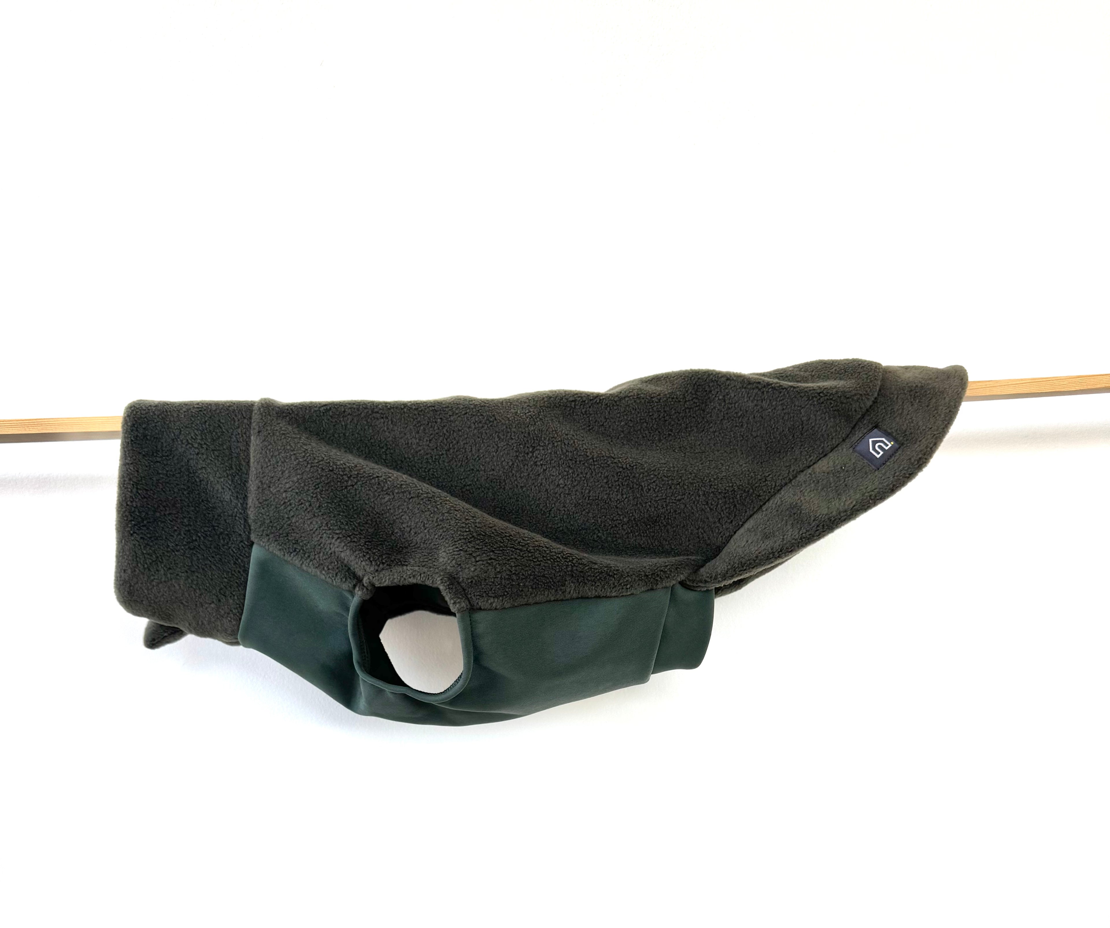 Standaard fleece trui voor teckels | met waterdichte buikinzet - Olijfgroen / M - hondentrui