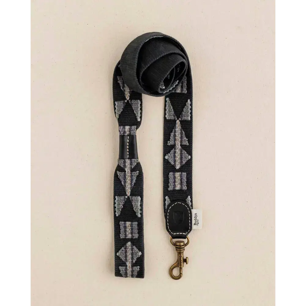 ETNA BLACK Hundeleine von Buddys Dogwear – stilvolles Boho-Design, handgefertigt aus italienischer Baumwolle und robustem Rindsleder.