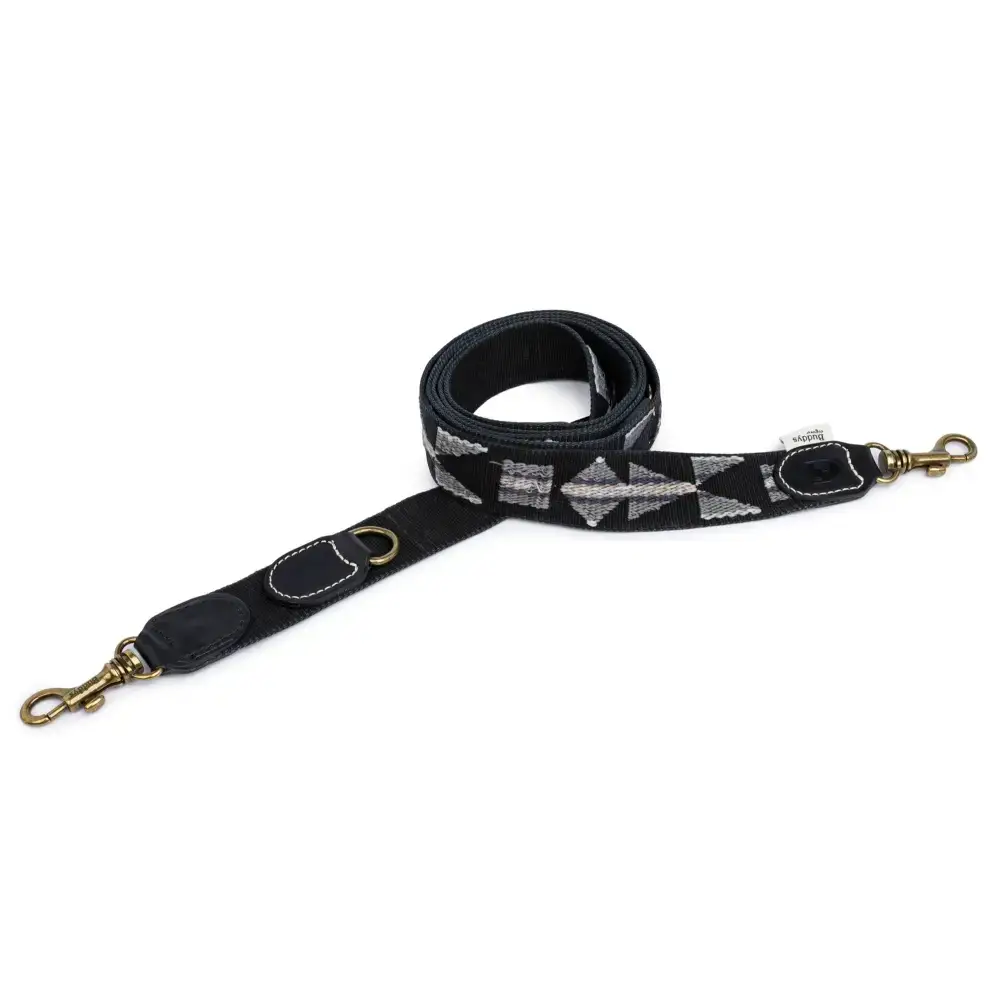 Perfektes Set: ETNA BLACK Hundeleine mit passendem Halsband – stilvoll, langlebig und hochwertig verarbeitet.