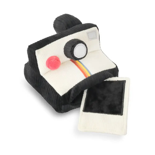 Detailopname van het Snuffle-SOFORTKAMERA hondenspeeltje met knisperend fotopapier en verstopplaats voor snoepjes