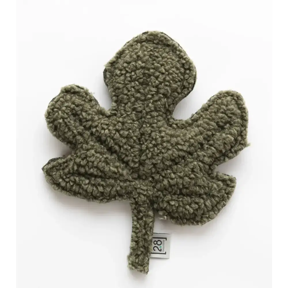 Nachhaltiges Hundespielzeug Mimmo Fig Leaf von 2.8 Duepuntootto – stilvolles Feigenblatt aus recycelter Bouclé-Wolle