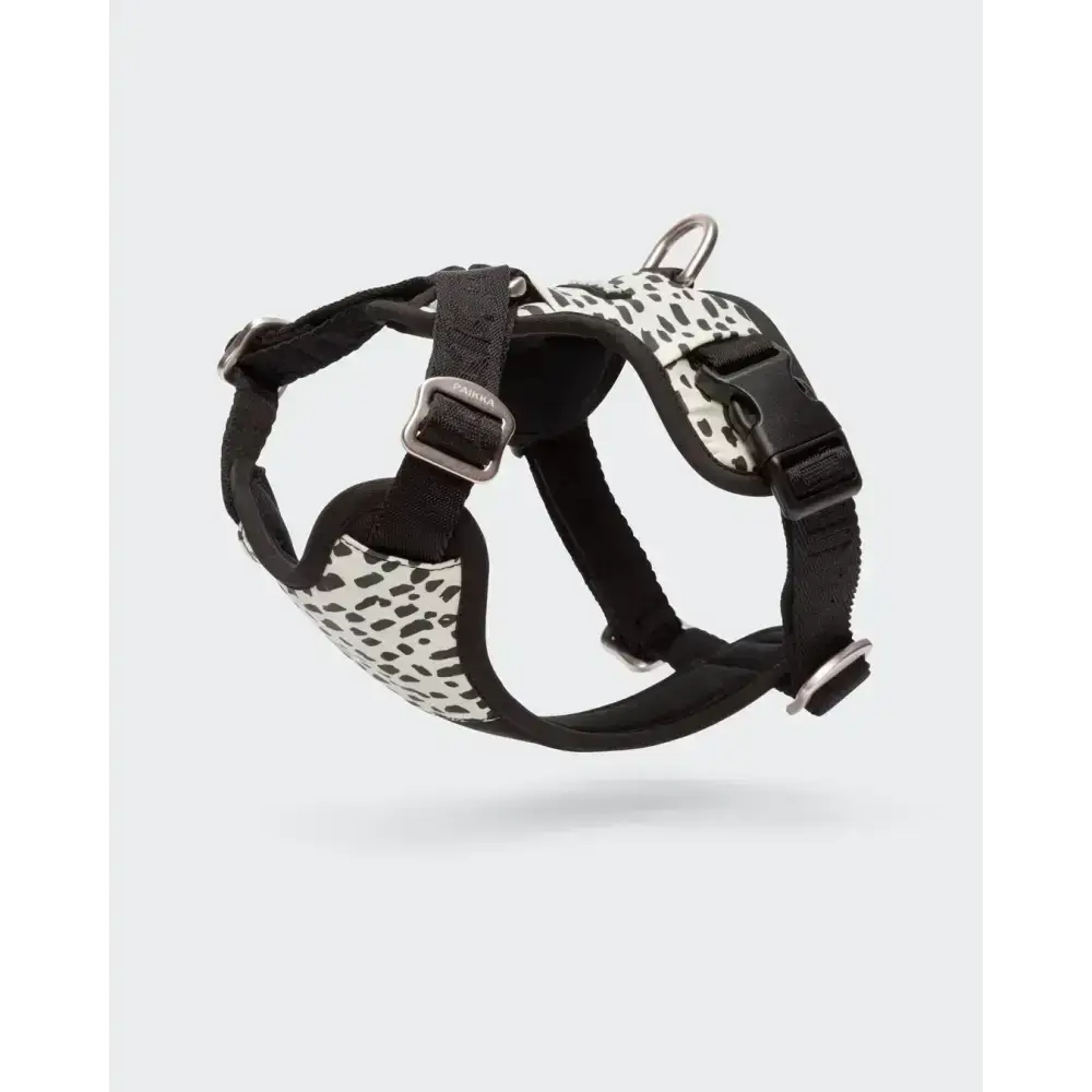 PAIKKA ergonomisches Hundegeschirr für kleine Hunde – perfekte Passform & hoher Tragekomfort.