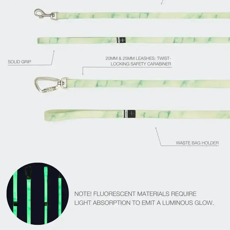 PAIKKA Glow Leash Marble Green – Wetterfeste und robuste Hundeleine mit leuchtendem Material für Nachtspaziergänge.