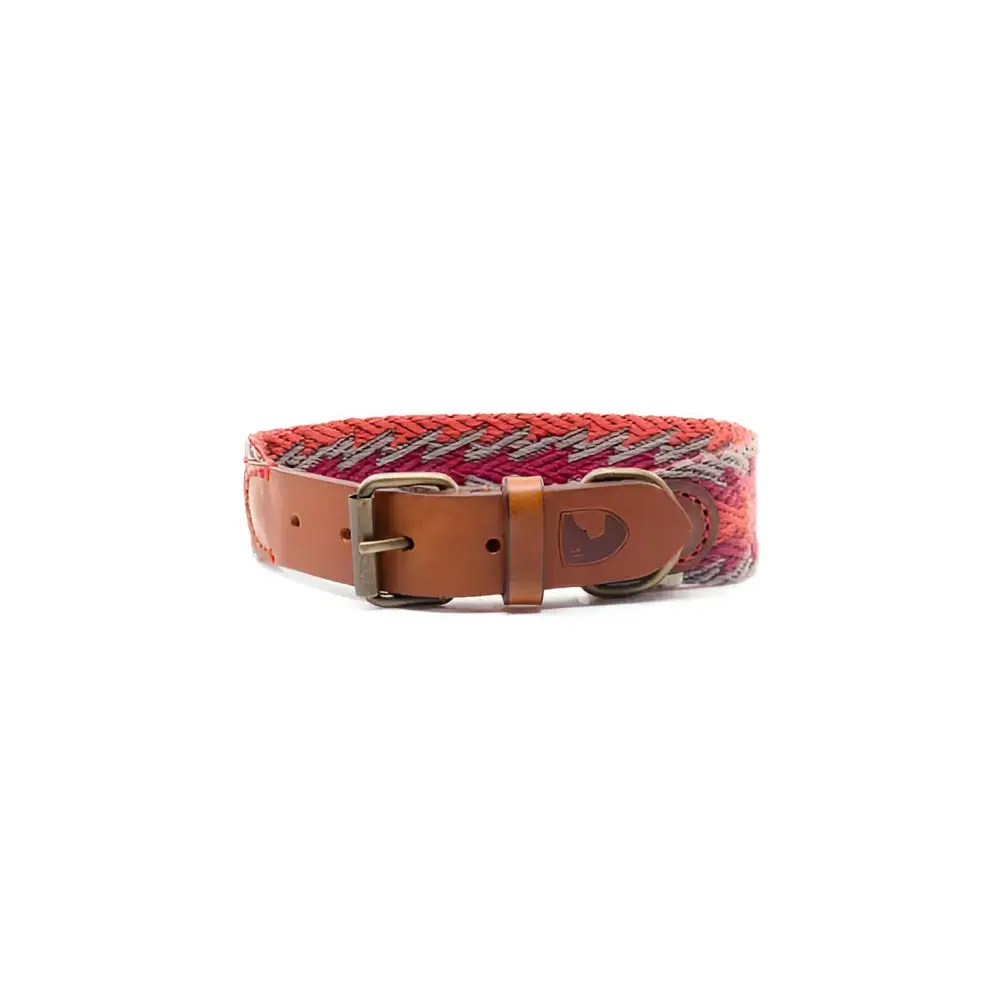 Das PERUVIAN ARROW ORANGE Halsband – ein einzigartiges Geschenk für Hundeliebhaber, handgefertigt im exotischen Bohemian-Stil.