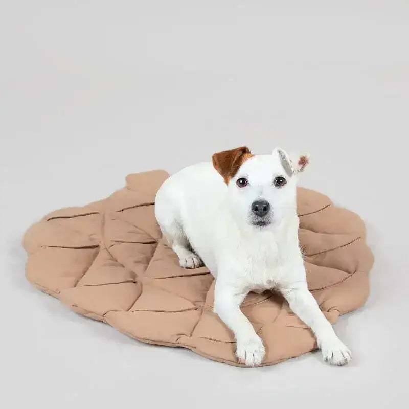Nachhaltige PAIKKA Schnüffelmatte aus Bio-Baumwolle mit Füllung aus recyceltem Material.