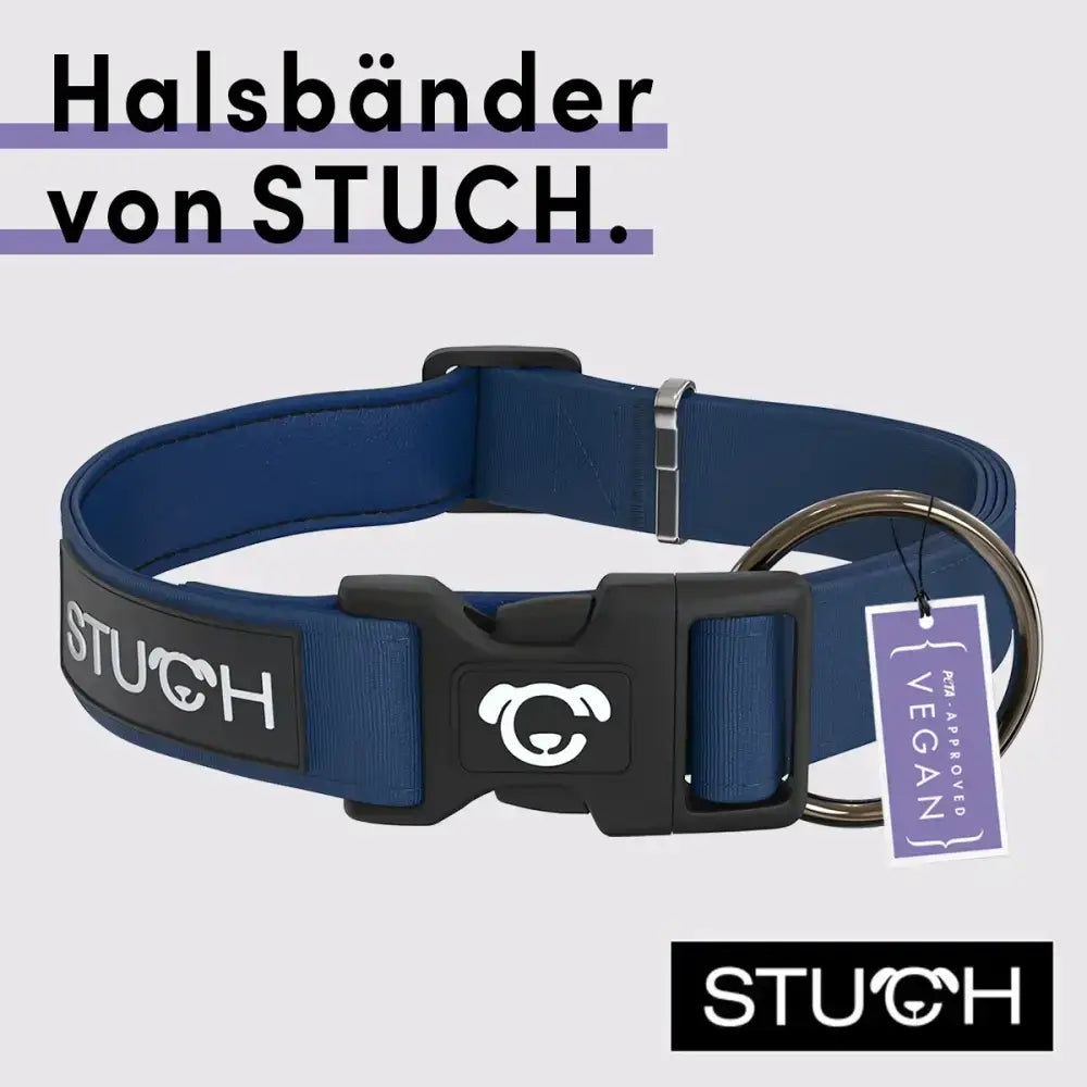 Verstellbares STUCH Hundehalsband in Dunkelblau – wasserdichtes, schnell trocknendes Material mit stufenloser Größenanpassung für einen sicheren Sitz.